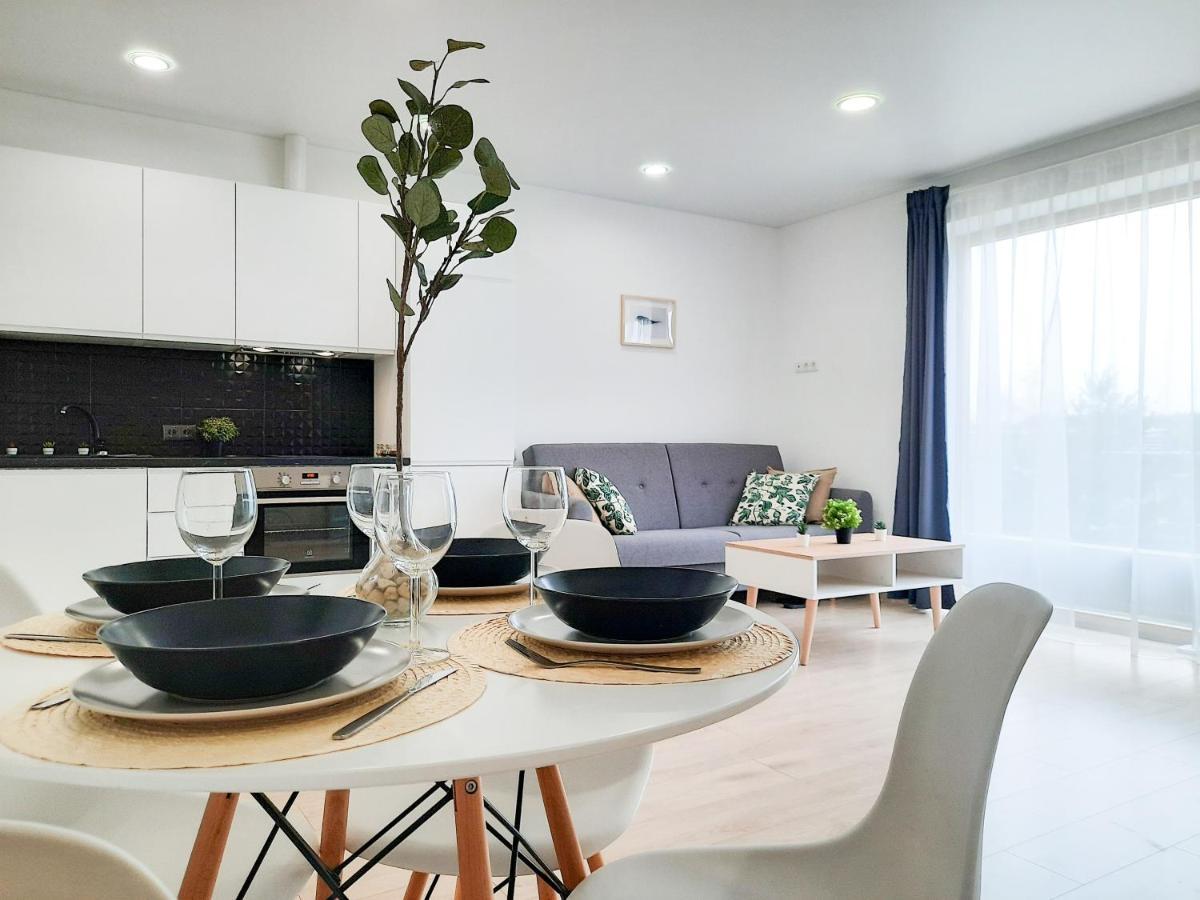 Ella - Sviesu. Stilinga. Jauku. Appartement Palanga Buitenkant foto